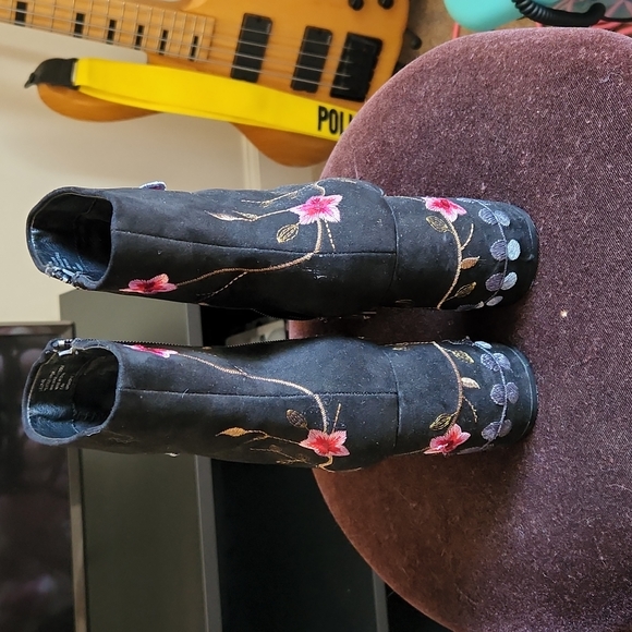 Nanette lepore boots - Picture 3 of 6